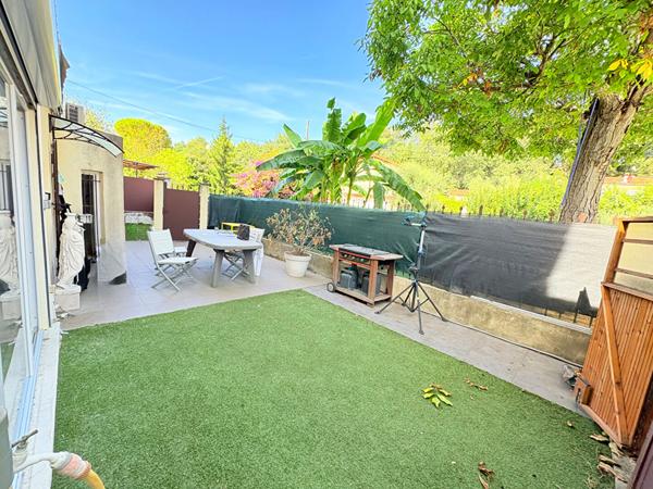 Charmant 3 pièces en rez-de-jardin avec extérieur privatif