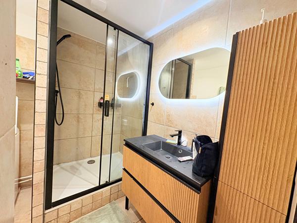 Charmant 3 pièces en rez-de-jardin avec extérieur privatif