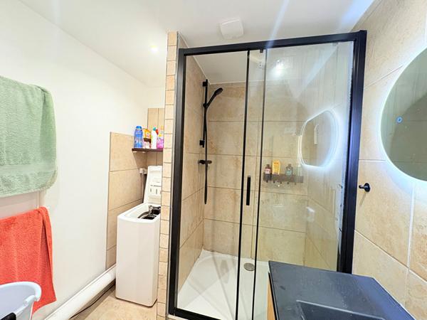 Charmant 3 pièces en rez-de-jardin avec extérieur privatif