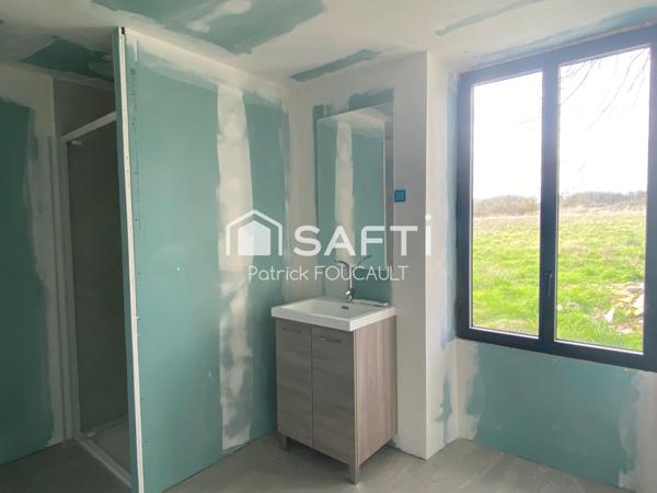 Corps de ferme 500m2 sur un terrain clos 1.5 ha