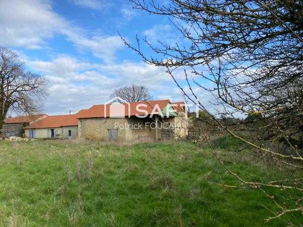 Corps de ferme 500m2 sur un terrain clos 1.5 ha