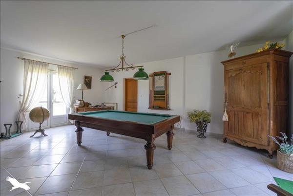 Maison à vendre |  Barbezieux-Saint-Hilaire |  7 pièces | 239 m²