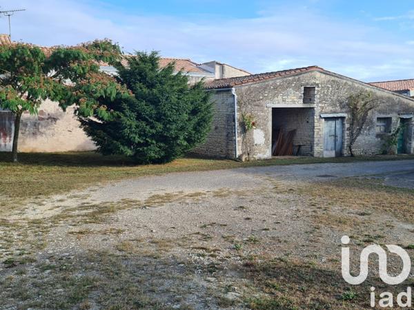 Maison traditionnelle 6 pièces de 120 m² à Sainte-Soulle (17220)