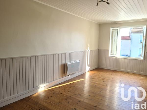 Maison traditionnelle 6 pièces de 120 m² à Sainte-Soulle (17220)