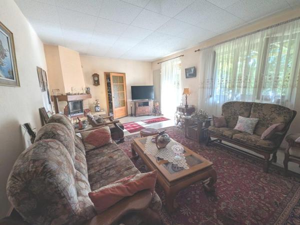 Maison de standing situé à quelques minutes de la douane de Ve