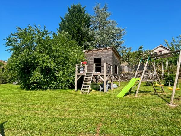 Maison en pierre atypique – proche Cluny – rénovation moderne, jardin et terrasse.