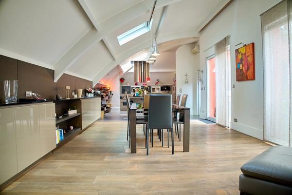 Appartement à vendre 7 pièces PUTEAUX (92)