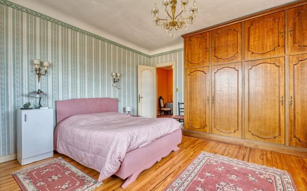 Maison à vendre    5 pièces •  Pessac