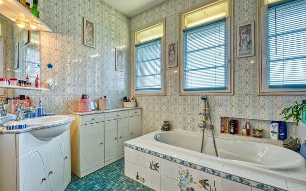 Maison à vendre    5 pièces •  Pessac