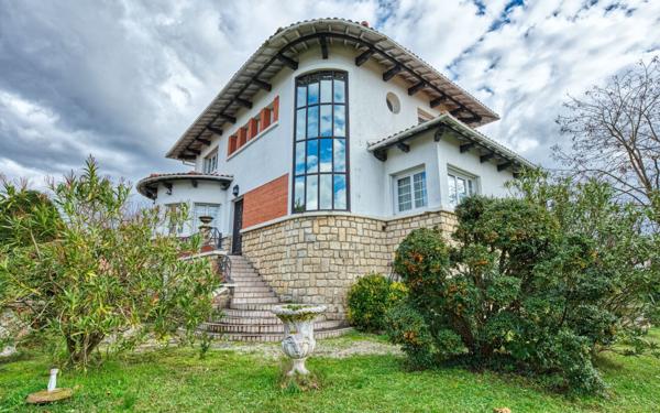 Maison à vendre    5 pièces •  Pessac