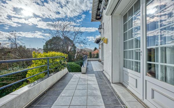 Maison à vendre    5 pièces •  Pessac