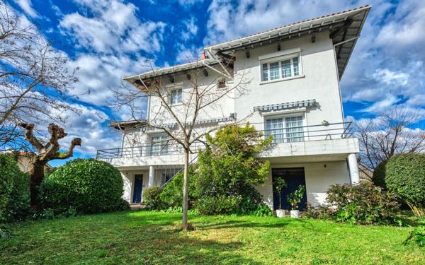 Maison à vendre    5 pièces •  Pessac