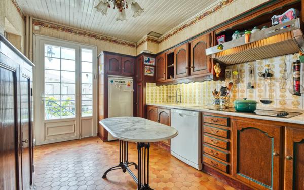 Maison à vendre    5 pièces •  Pessac