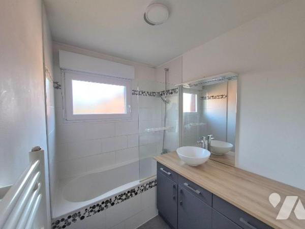 Maison semi-individuelle récente  Secteur prisé LESTREM  Aucun travaux

Située dans un secteu...