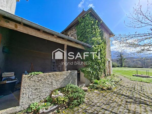 Maison forte avec 13 hectares de terrain