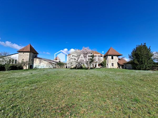 Maison forte avec 13 hectares de terrain