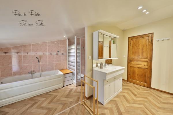 Maison à vendre 11 pièces proche de SAINT AMOUR (39)