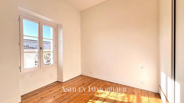 APPARTEMENT A LOUER TYPE 4 AVEC TERRASSE - CENTRE VILLE DE LA ROCHELLE