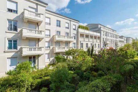 Vente                                                      Appartement
                        
                     3 pièces                      61 m2                     à Serris
