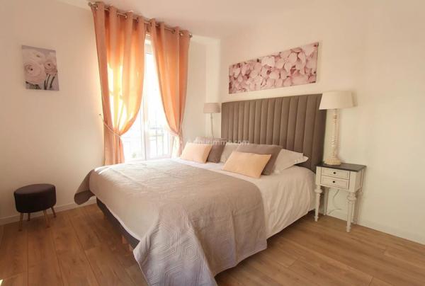 Vente                                                      Appartement
                        
                     3 pièces                      61 m2                     à Serris