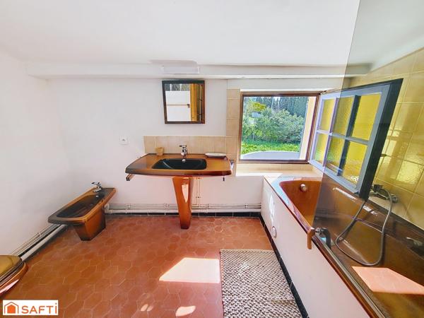 Ancien mazet T6 avec piscine et garage