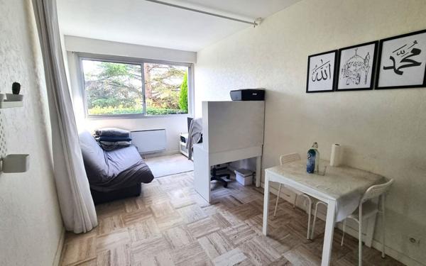 Appartement à vendre    1 pièce • 25,04 m2 Marseille 13