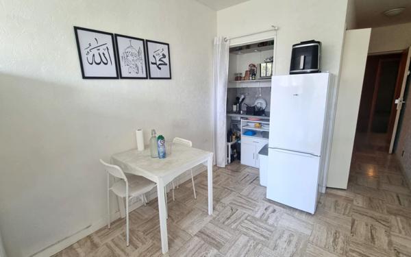 Appartement à vendre    1 pièce • 25,04 m2 Marseille 13