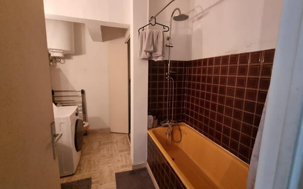 Appartement à vendre    1 pièce • 25,04 m2 Marseille 13