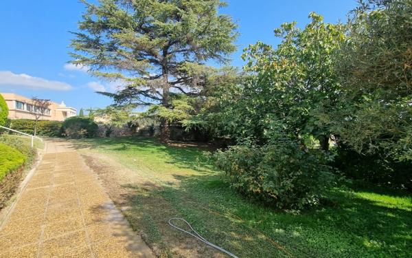 Appartement à vendre    1 pièce • 25,04 m2 Marseille 13