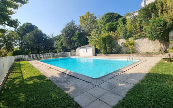 Appartement à vendre    1 pièce • 25,04 m2 Marseille 13