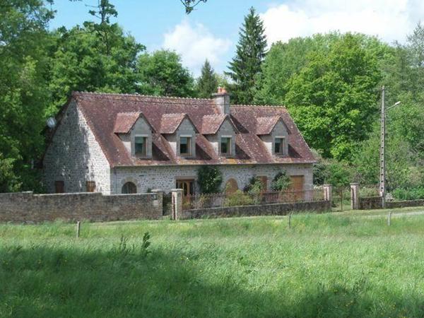 Maison à vendre    4 pièces •  Saint-Agnant-de-Versillat