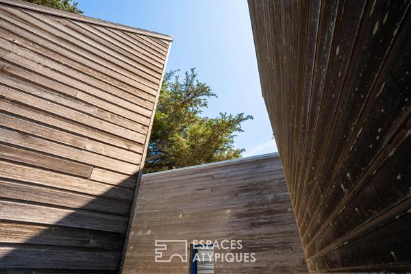 TIBUGALÉ – Une architecture pensée comme trois maisons en une, à deux pas de la Côte Sauvage