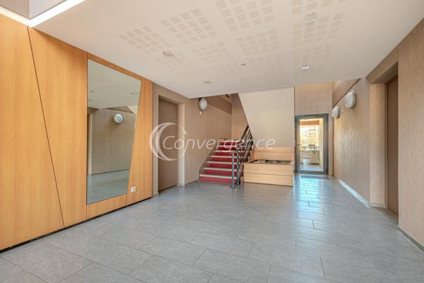 Appartement
                                                                                                                                                                                                                                                                                                                        2 pièce(s)                                                                                                                                                                                                          1 chambre(s)                                                                                                                                                                                                          44  m²