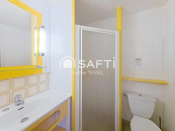 Beau duplex lumineux avec deux chambres et deux salles d'eau
