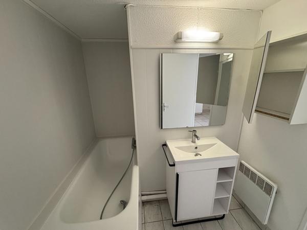 33800 BORDEAUX - Appartement  3 pièces de 66.23 m2 avec garage à vendre