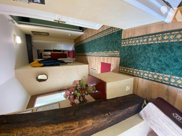 Propriété de caractère au sein de la Suisse Normande - maison de 190 m² avec deux gîtes et terrain.