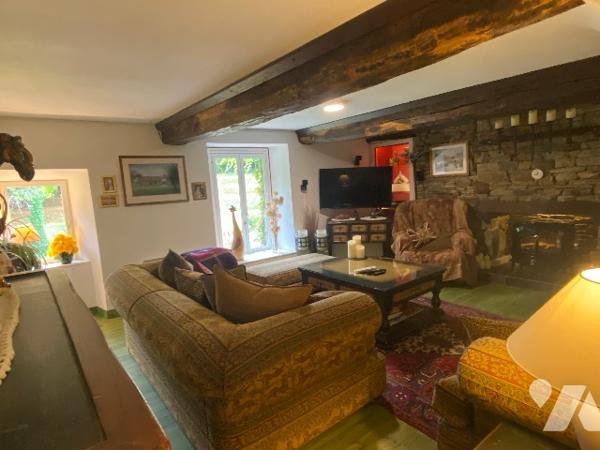 Propriété de caractère au sein de la Suisse Normande - maison de 190 m² avec deux gîtes et terrain.