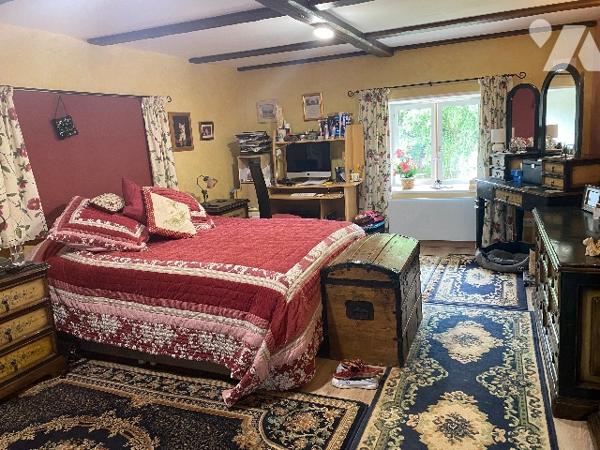 Propriété de caractère au sein de la Suisse Normande - maison de 190 m² avec deux gîtes et terrain.