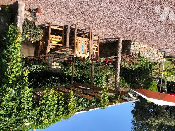 Propriété de caractère au sein de la Suisse Normande - maison de 190 m² avec deux gîtes et terrain.