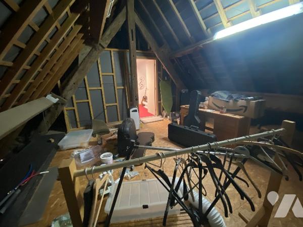 Propriété de caractère au sein de la Suisse Normande - maison de 190 m² avec deux gîtes et terrain.