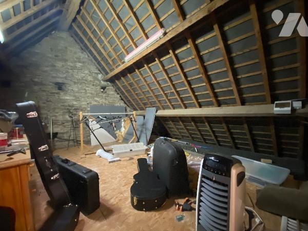 Propriété de caractère au sein de la Suisse Normande - maison de 190 m² avec deux gîtes et terrain.