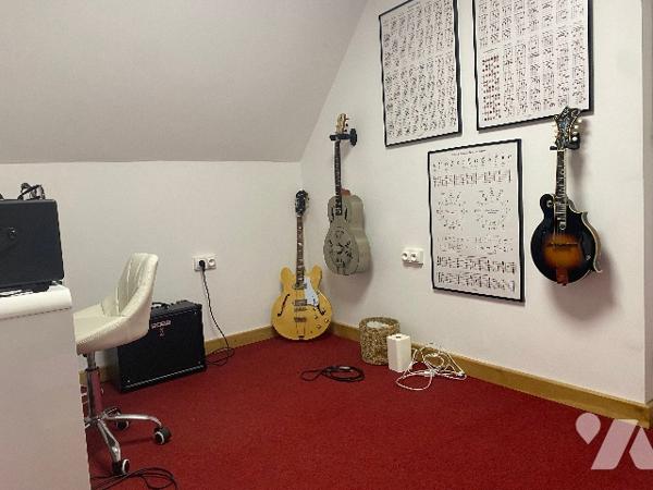 Propriété de caractère au sein de la Suisse Normande - maison de 190 m² avec deux gîtes et terrain.