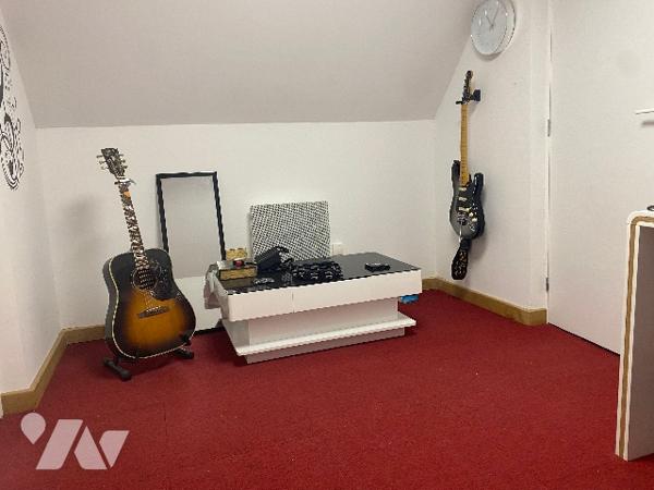 Propriété de caractère au sein de la Suisse Normande - maison de 190 m² avec deux gîtes et terrain.