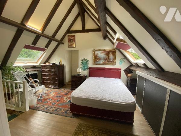 Propriété de caractère au sein de la Suisse Normande - maison de 190 m² avec deux gîtes et terrain.