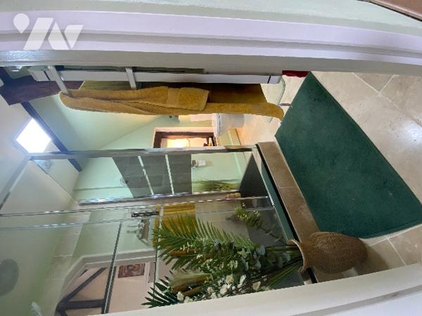 Propriété de caractère au sein de la Suisse Normande - maison de 190 m² avec deux gîtes et terrain.