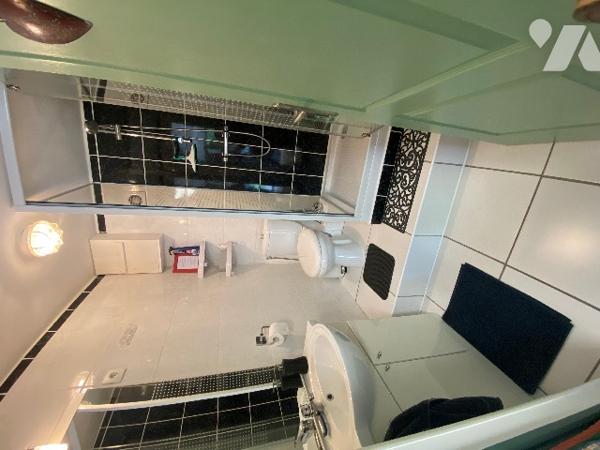 Propriété de caractère au sein de la Suisse Normande - maison de 190 m² avec deux gîtes et terrain.