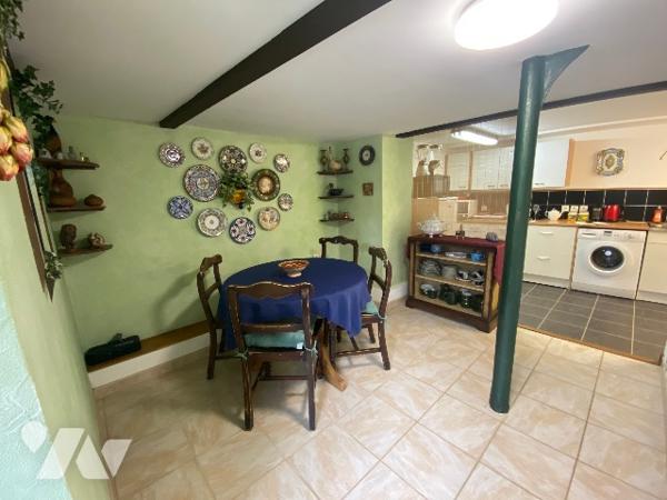 Propriété de caractère au sein de la Suisse Normande - maison de 190 m² avec deux gîtes et terrain.