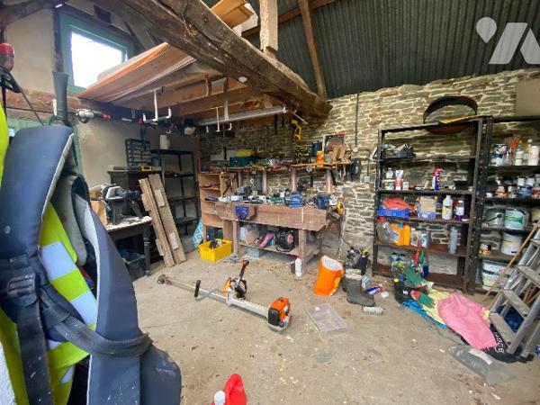 Propriété de caractère au sein de la Suisse Normande - maison de 190 m² avec deux gîtes et terrain.