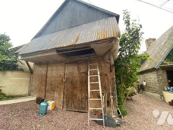 Propriété de caractère au sein de la Suisse Normande - maison de 190 m² avec deux gîtes et terrain.