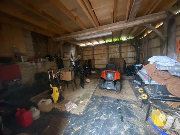 Propriété de caractère au sein de la Suisse Normande - maison de 190 m² avec deux gîtes et terrain.